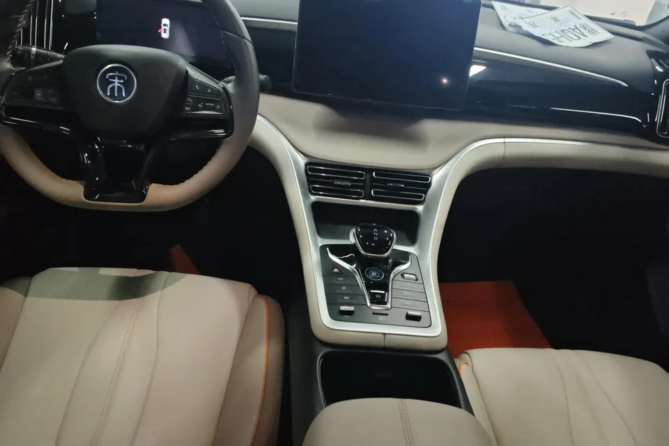 BYD Song Pro DM DM-i Champion Edition 110km Surpassing Edition 2024 — миниатюра 5