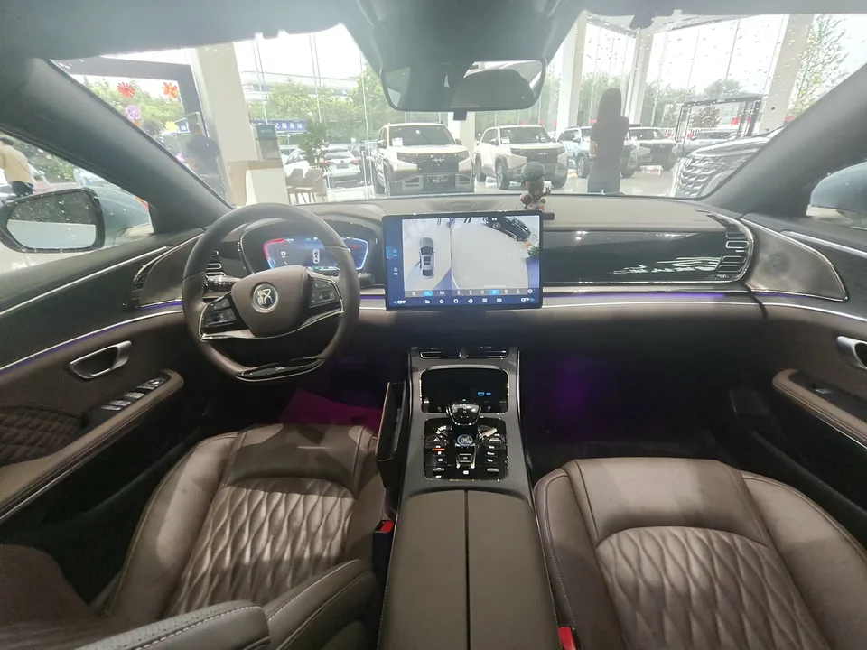 BYD Han DM DM-i Champion Edition 121KM Premium Edition 2023 — миниатюра 2