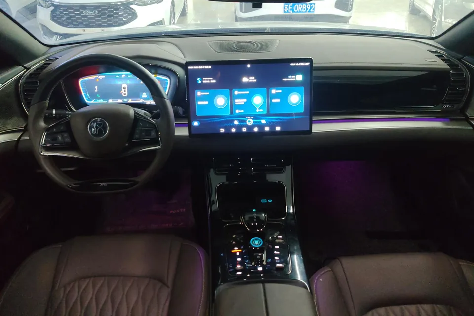 BYD Han DM DM-i Champion Edition 121KM Prestige Edition 2023 — миниатюра 5