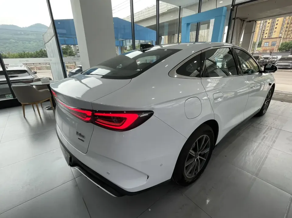 BYD Seal 06DM Intelligent Driving Edition DM-i 120KM Premium Edition 2025 — миниатюра 2