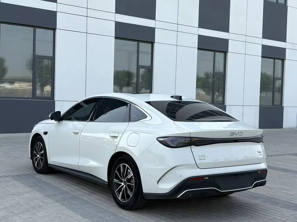 BYD Seal 06DM Intelligent Driving Edition DM-i 120KM Premium Edition 2025 — миниатюра 4