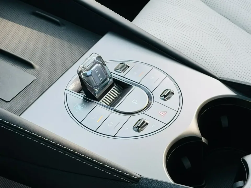 BYD Seal 06DM DM-i 80KM Luxury 2025 — миниатюра 4