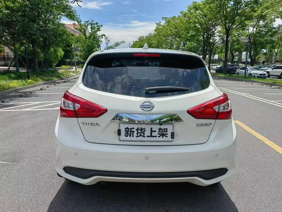 Nissan Tiida Tiida 2024 Tiida 2024 1.6L CVT cool version 2024 — thumbnail 2
