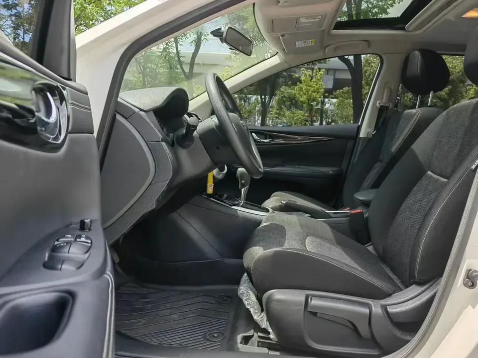 Nissan Tiida Tiida 2024 Tiida 2024 1.6L CVT cool version 2024 — thumbnail 5