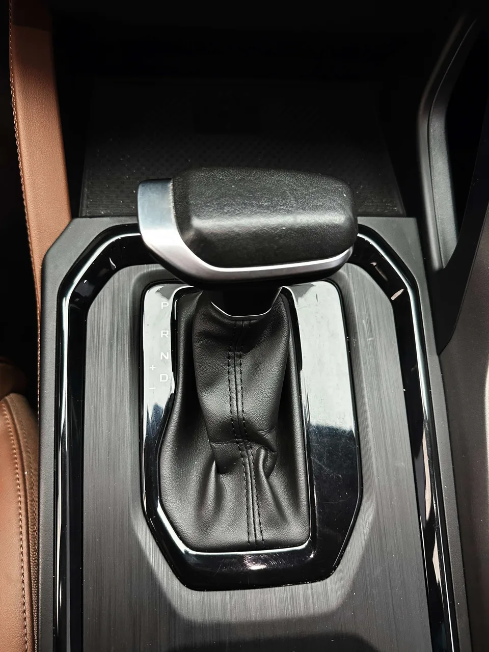 Geely Vision X6 Vision X6 2021 PRO 1.4T Automatic Premium Edition 2022 — thumbnail 3