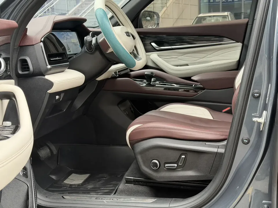 Geely Monjaro 2.0TD DCT EVO 2WD Premium Edition 2023 — миниатюра 4