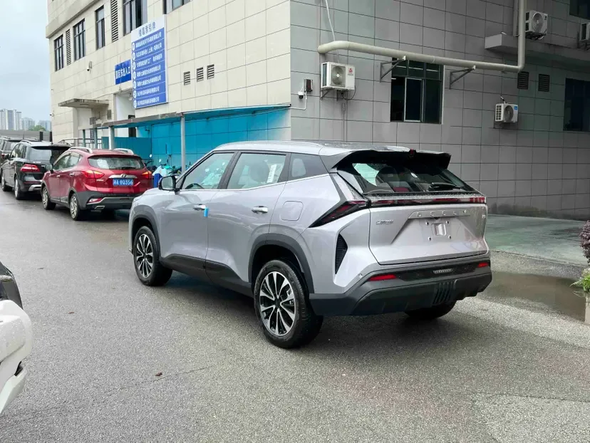 Geely Atlas Boyue 2026 1.5TD Yearning 2026 — миниатюра 4