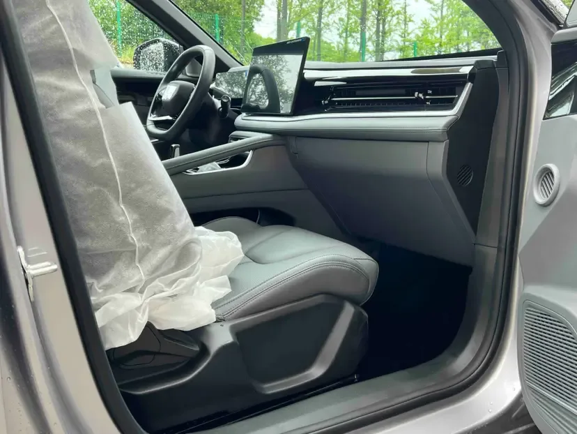 Geely Atlas Boyue 2026 1.5TD Yearning 2026 — миниатюра 5