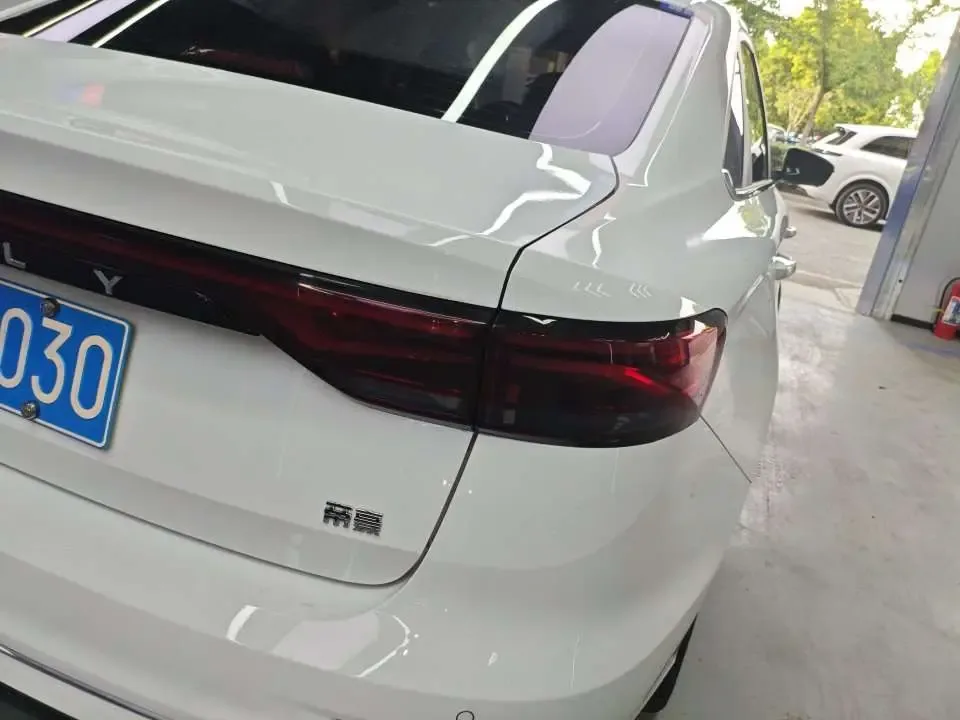 Geely Emgrand Emgrand 2022 4th Generation 1.5L CVT Flagship Model 2022 — миниатюра 3