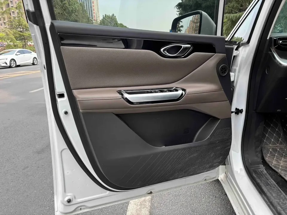 GAC Trumpchi E8 PHEV Trumpchi E8 PHEV 2024 2.0ATK 150km PRO version 2024 — миниатюра 2
