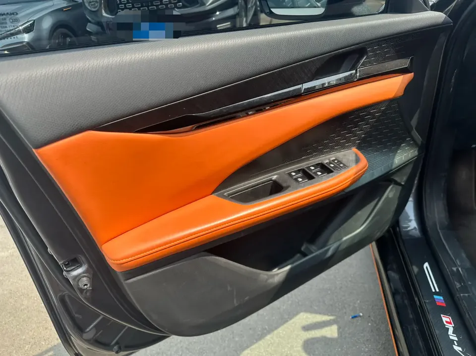 Changan UNI-V 1.5T exclusive model 2024 — миниатюра 3
