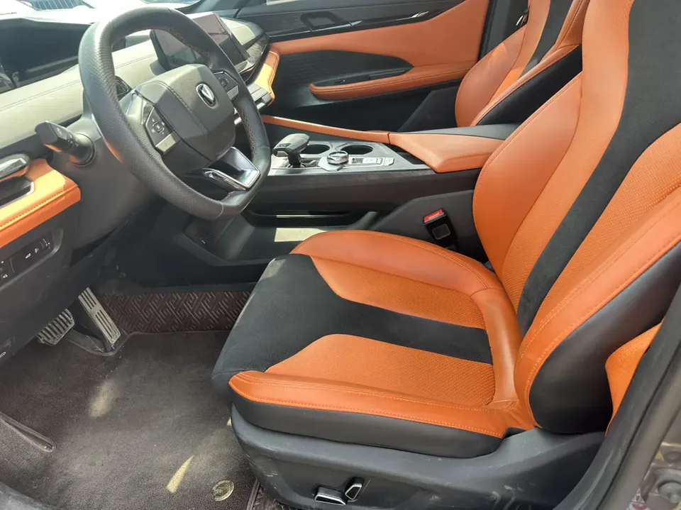 Changan UNI-V 1.5T exclusive model 2024 — миниатюра 4