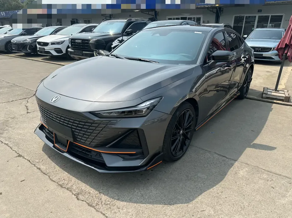 Changan UNI-V 1.5T exclusive model 2024 — фото 1, купить с доставкой в Москву