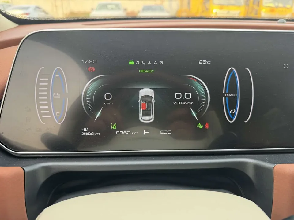 ORA Euler good cat 401km standard range luxury ternary lithium model 2024 — миниатюра 5