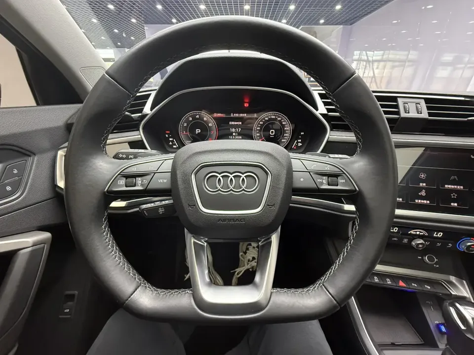 Audi Q3 Audi Q3 2022 35 TFSI Fashionable and Dynamic 2022 — миниатюра 5