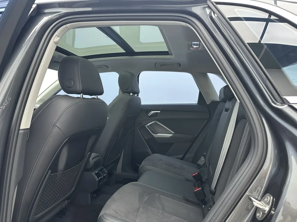 Audi Q3 Audi Q3 2023 35 TFSI Fashionable and Dynamic 2023 — миниатюра 5