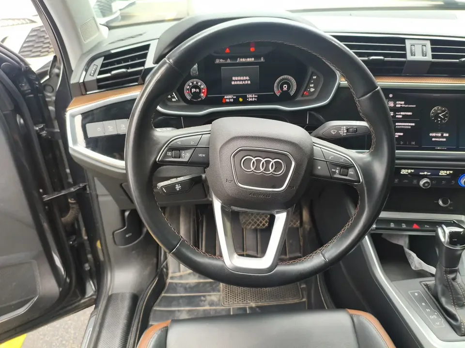 Audi Q3 Audi Q3 2023 35 TFSI Fashionable and Elegant 2023 — миниатюра 4