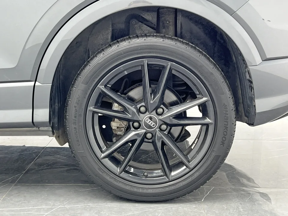 Audi Q2L Audi Q2L 2022 35 TFSI aggressive and dynamic model 2023 — миниатюра 3