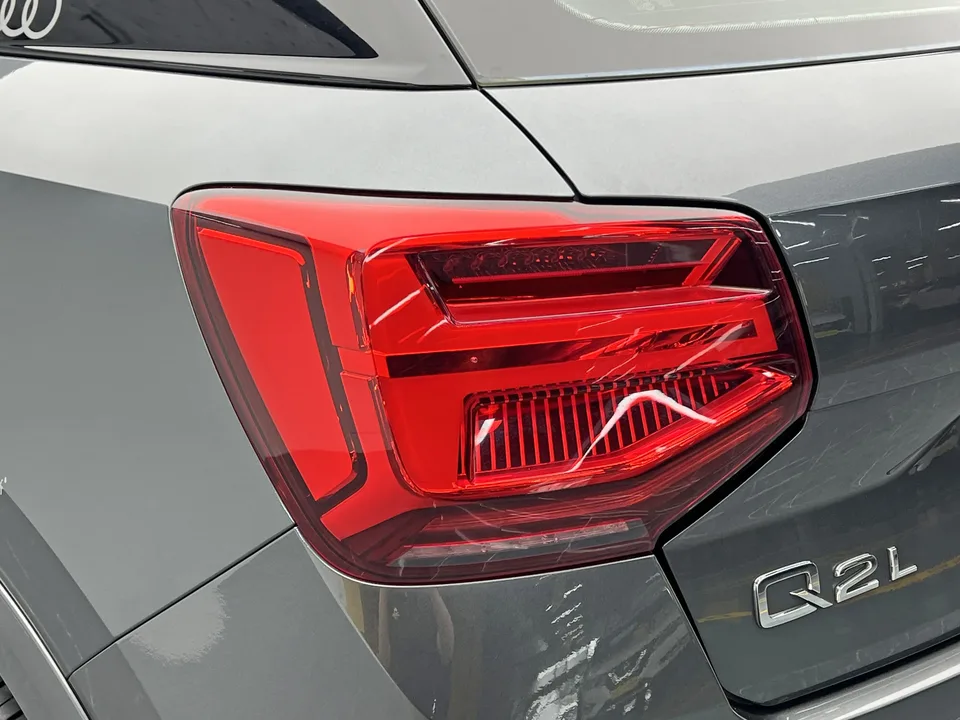 Audi Q2L Audi Q2L 2022 35 TFSI aggressive and dynamic model 2023 — миниатюра 4