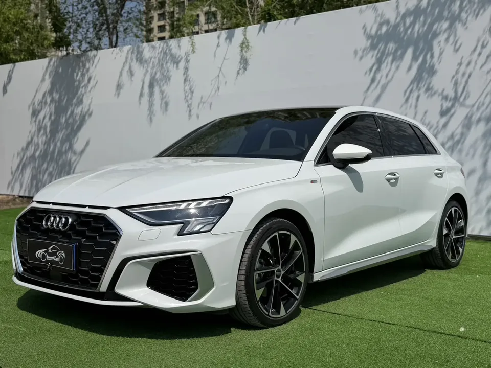 Audi A3 Sportback 35 TFSI Fashionable and Elegant 2022 — фото 1, купить с доставкой в Москву