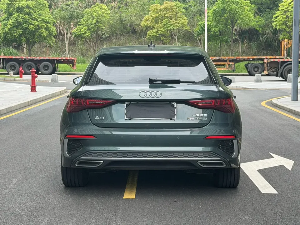 Audi A3 Sportback 35 TFSI Aggressive Sports Edition 2022 — миниатюра 2