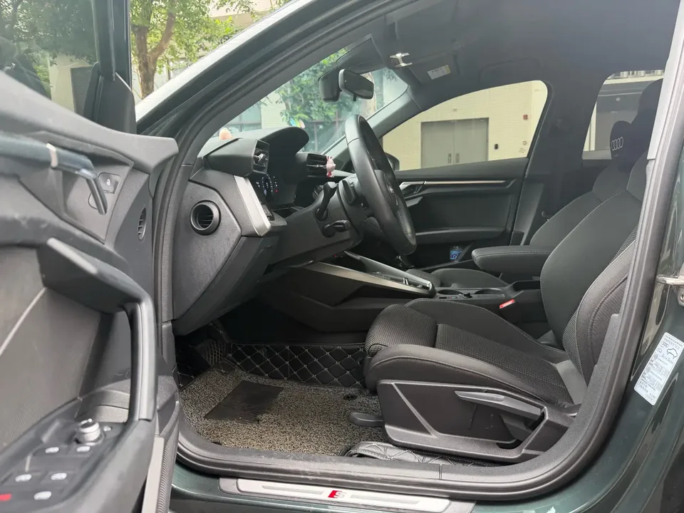 Audi A3 Sportback 35 TFSI Aggressive Sports Edition 2022 — миниатюра 3