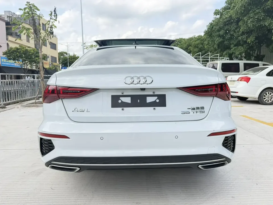 Audi A3 A3L Limousine 35 TFSI Fashion Sports 2022 — миниатюра 2
