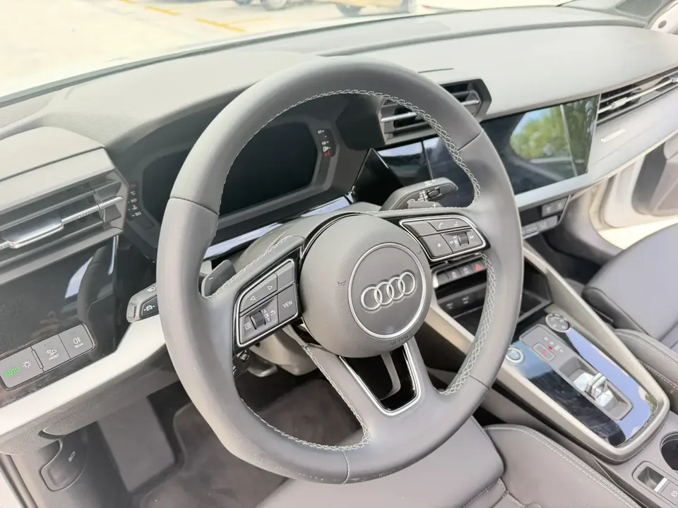 Audi A3 A3L Limousine 35 TFSI Fashion Sports 2022 — миниатюра 3