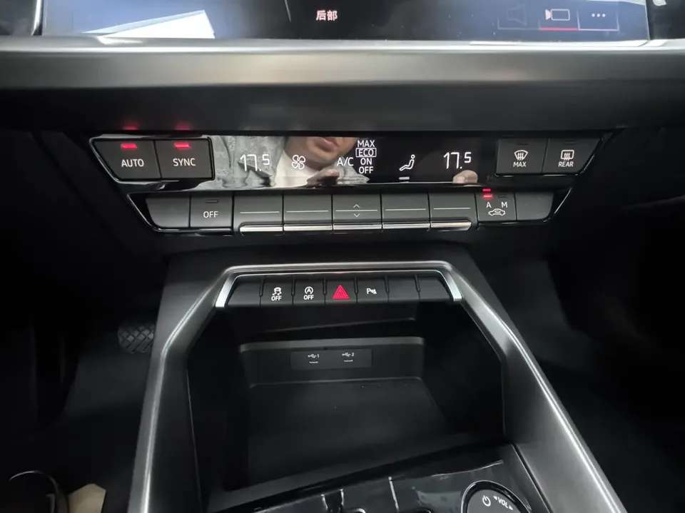Audi A3 A3L Limousine 35 TFSI Fashion Sports 2022 — миниатюра 4