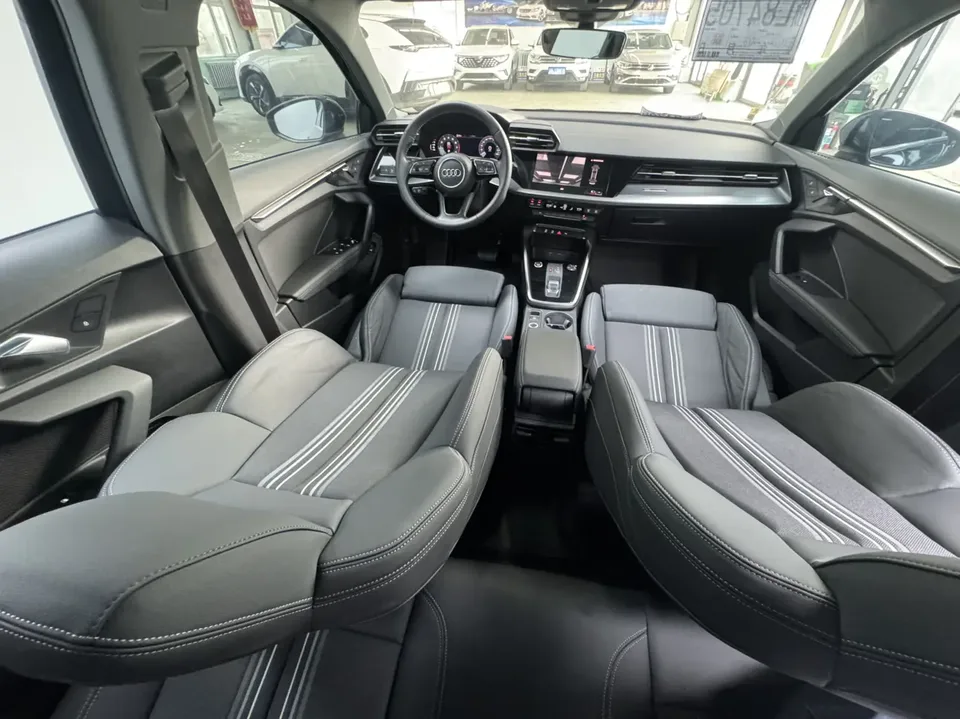 Audi A3 A3L Limousine 35 TFSI Fashion Sports 2022 — миниатюра 5