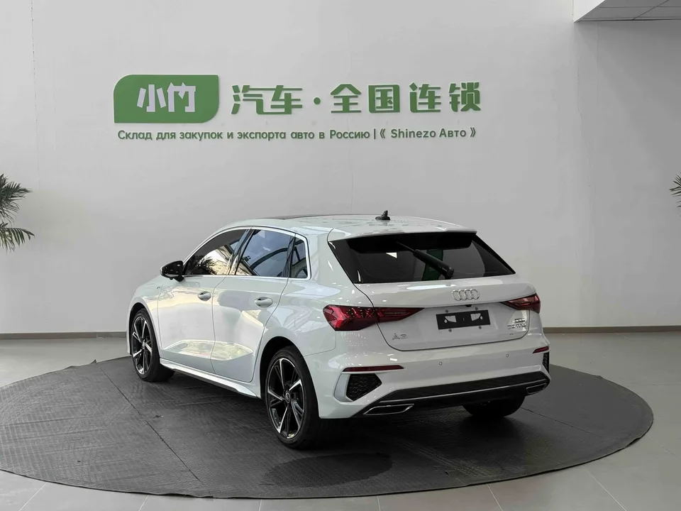 Audi A3 Sportback 35 TFSI stylish and sporty 2022 — миниатюра 2
