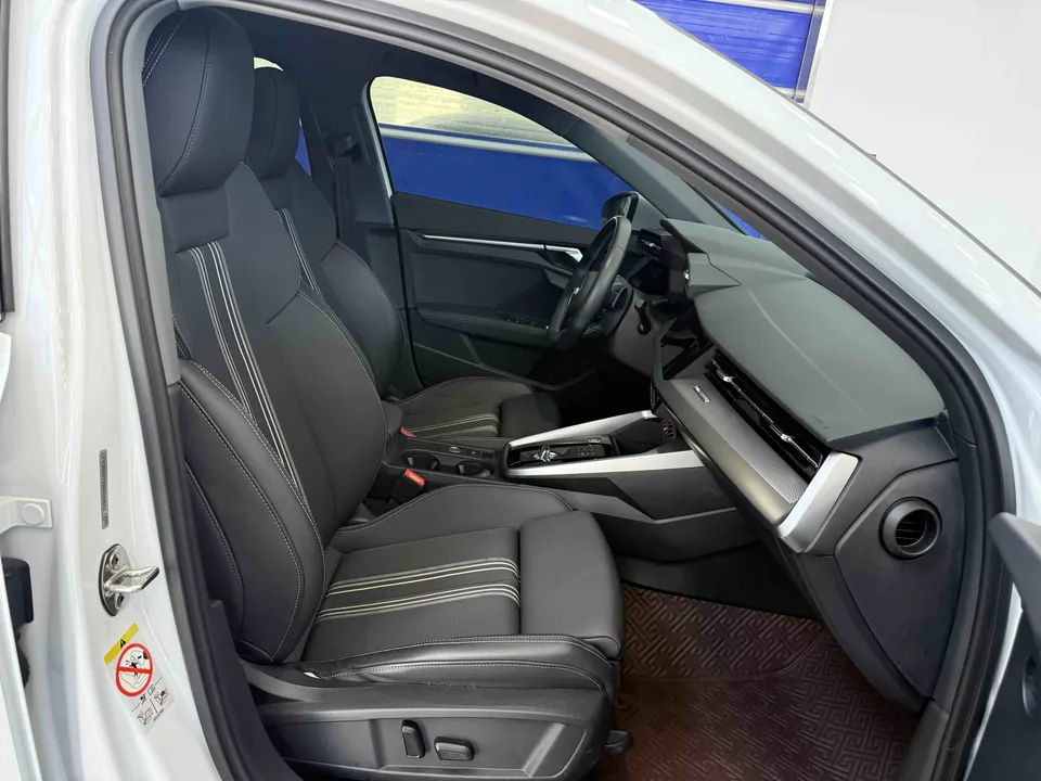 Audi A3 Sportback 35 TFSI stylish and sporty 2022 — миниатюра 4