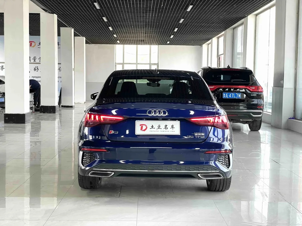 Audi A3 A3L Limousine 35 TFSI Fashion Sports 2022 — миниатюра 2