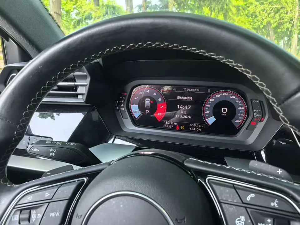 Audi A3 facelift Sportback 35 TFSI stylish and sporty 2023 — миниатюра 3