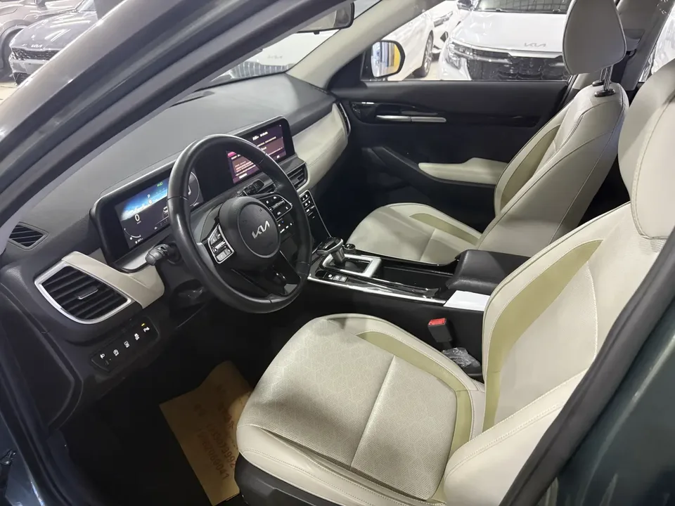 Kia Seltos 1.5L IVT Premium Edition 2024 — миниатюра 4
