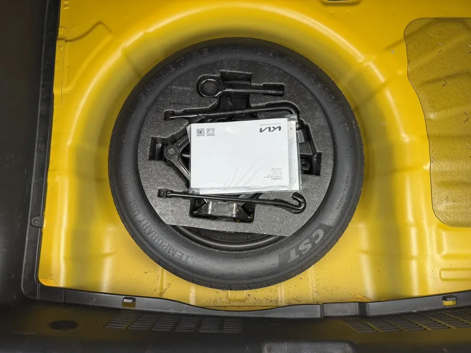 Kia KX1 1.4L CVT fun sunroof model 2023 — миниатюра 5
