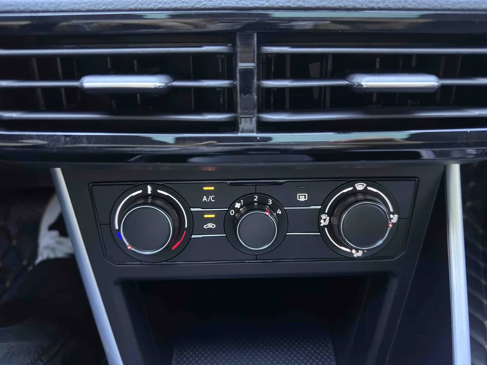 Volkswagen Polo Polo 2021 Plus 1.5L Automatic Colorful Technology Edition 2023 — thumbnail 3