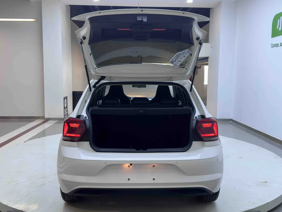 Volkswagen Polo Polo 2021 Plus 1.5L Automatic Colorful Technology Edition 2023 — thumbnail 5