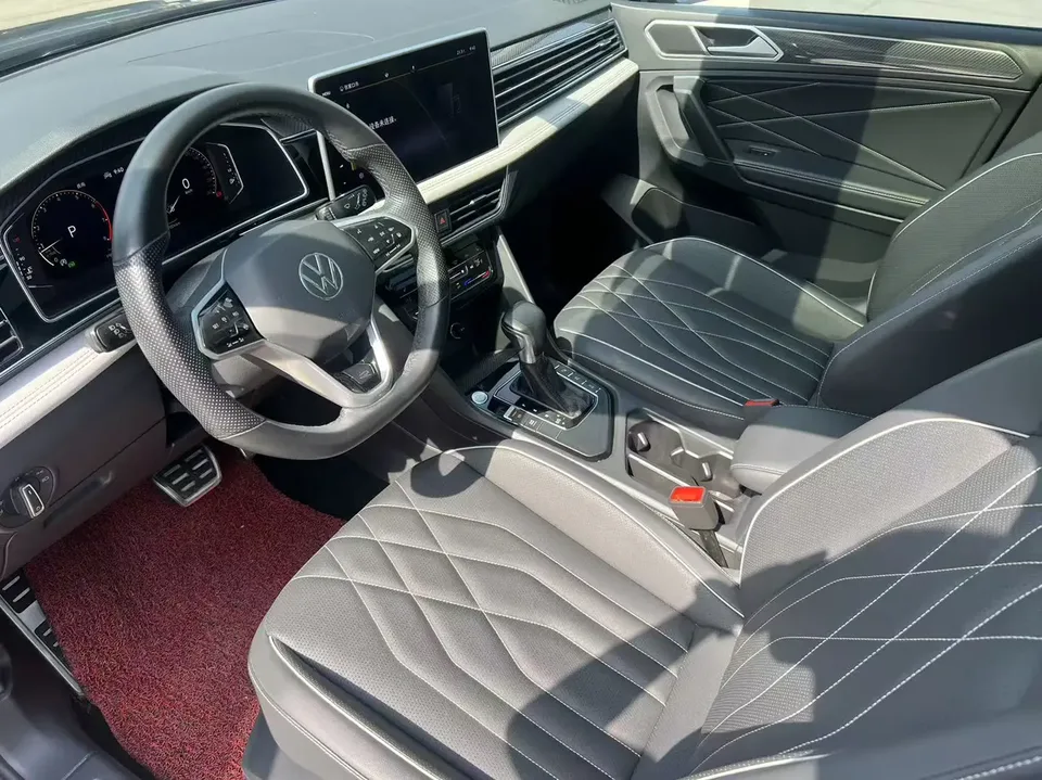 Volkswagen Tiguan L Tiguan L 2022 330TSI Automatic 2WD R-Line Enjoy Edition 2022 — миниатюра 3