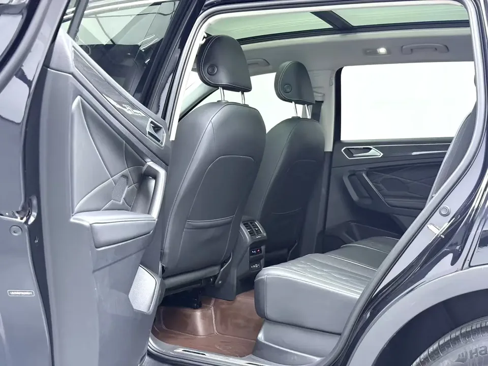 Volkswagen Tiguan L Tiguan L 2022 330TSI Automatic 2WD R-Line Enjoy Edition 2022 — миниатюра 5