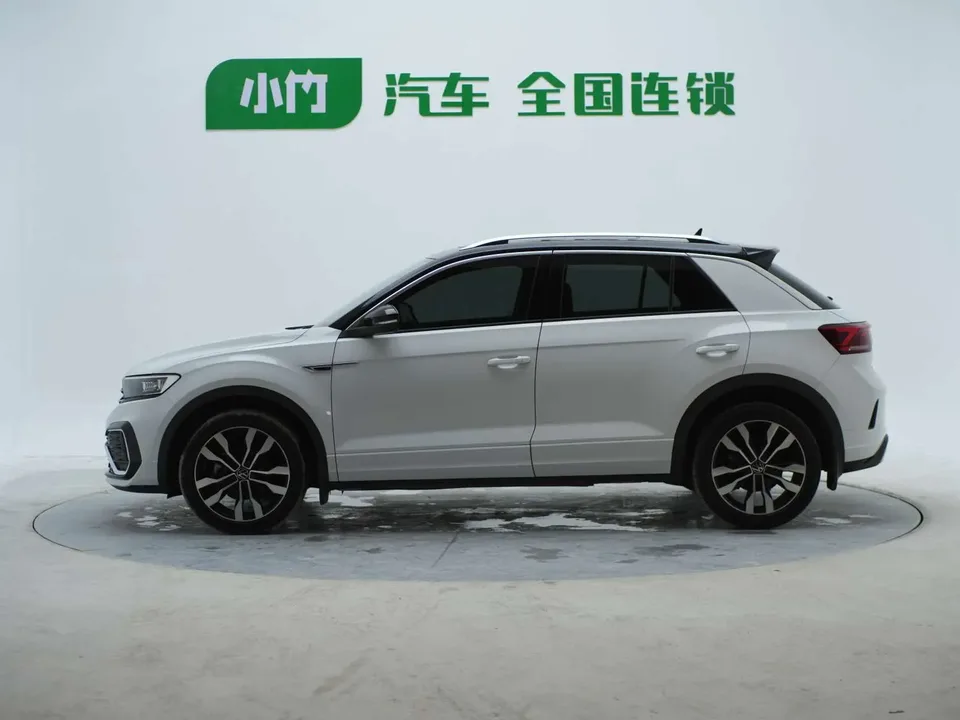 Volkswagen T-Roc Tanyue 280TSI DSG 2WD R-Line Pro PLUS 2022 — фото 1, купить с доставкой в Москву