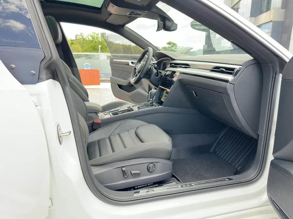 Volkswagen Arteon 380TSI Eye-catching Edition 2024 — миниатюра 3