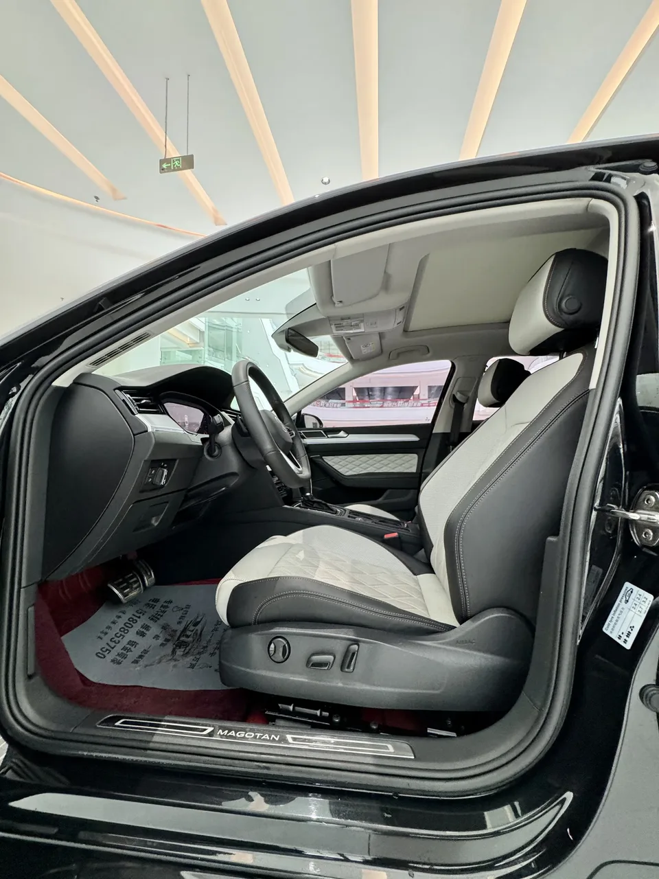 Volkswagen Magotan Magotan 2023 2 million commemorative edition 330TSI DSG luxury model 2023 — миниатюра 4