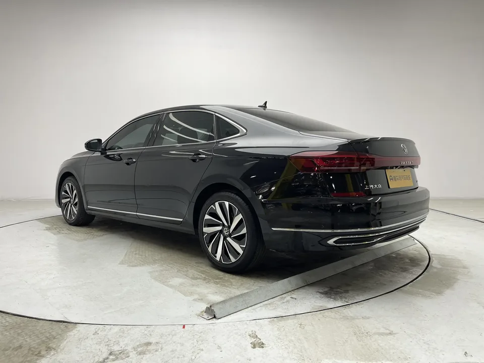 Volkswagen Passat facelift 330TSI Star Elite Edition 2023 — миниатюра 2
