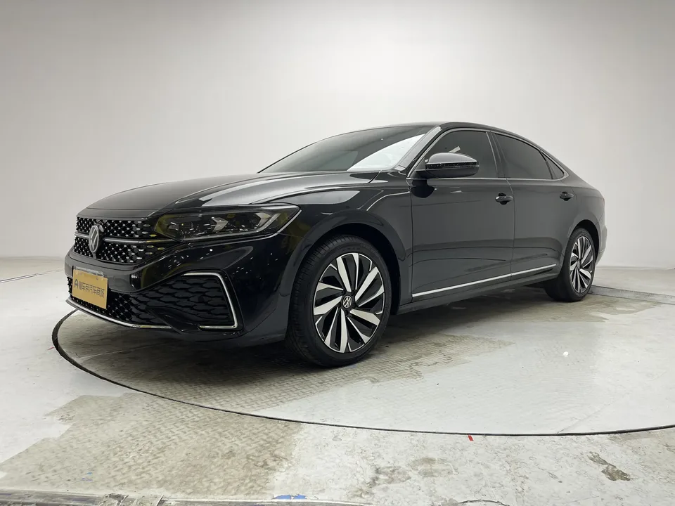 Volkswagen Passat 2023
