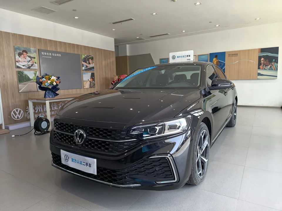 Volkswagen Passat 2025