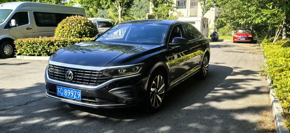 Volkswagen Passat 2025