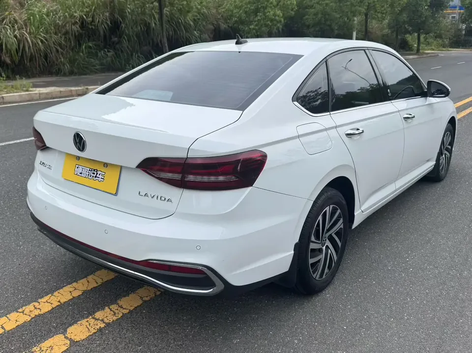 Volkswagen Lavida Lavida 2023 Lavida 2023 1.5L Automatic 5 Million Edition 2022 — thumbnail 2
