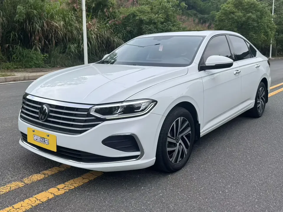 Volkswagen Lavida Lavida 2023 Lavida 2023 1.5L Automatic 5 Million Edition 2022 — photo 1, buy with delivery to Moscow