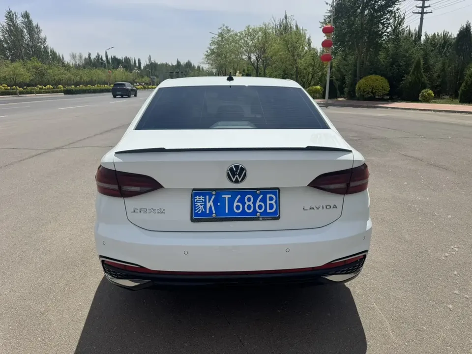 Volkswagen Lavida facelift 1.5L automatic 5 million version 2023 — миниатюра 2